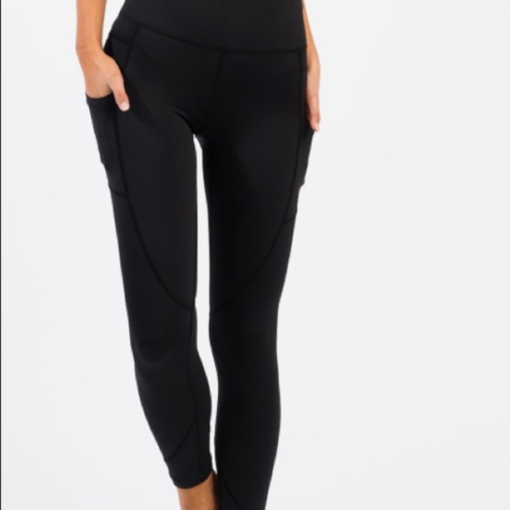 ZYIA Black Pocket LightnTight HiRise 7/8 SIZE 6-8